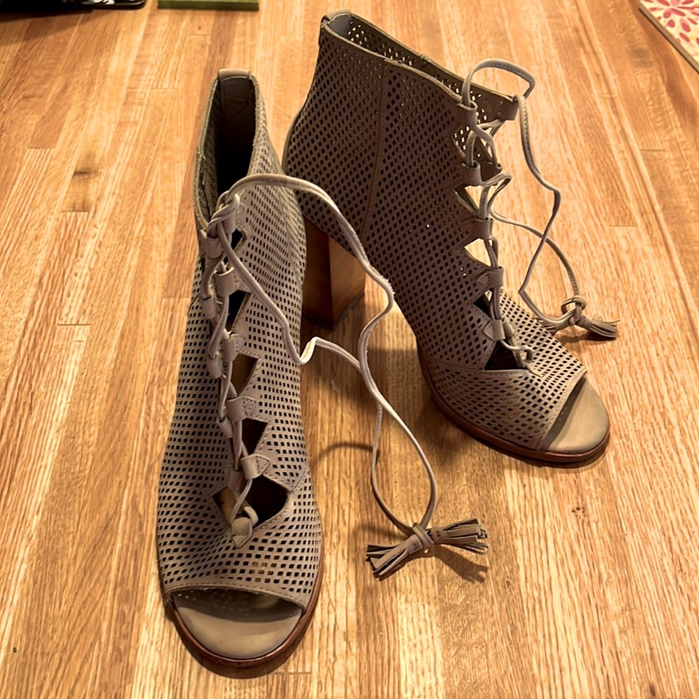 Frye high heeled 8.5 boots